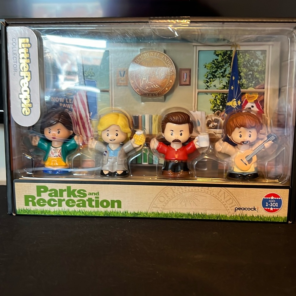 * sold on mercari* Little people, collector, parks, and recreation